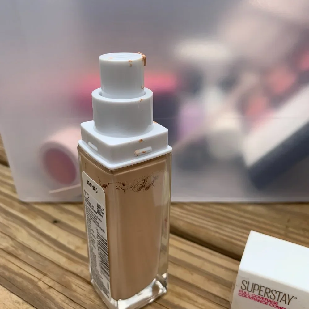 Maybelline Super Stay Full Coverage Foundation in Fair Porcelain